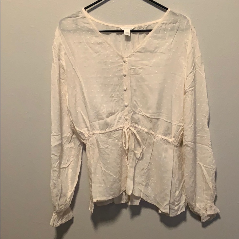 Women’s Caslon Cream Blouse w/cinch waist tie.